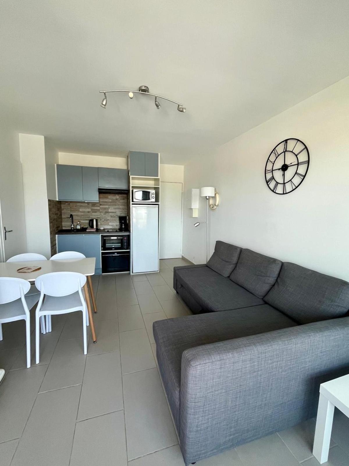 Appartement Vue Mer Et Marina, Loggia - Parking Курсел-сюр-Мер Екстериор снимка