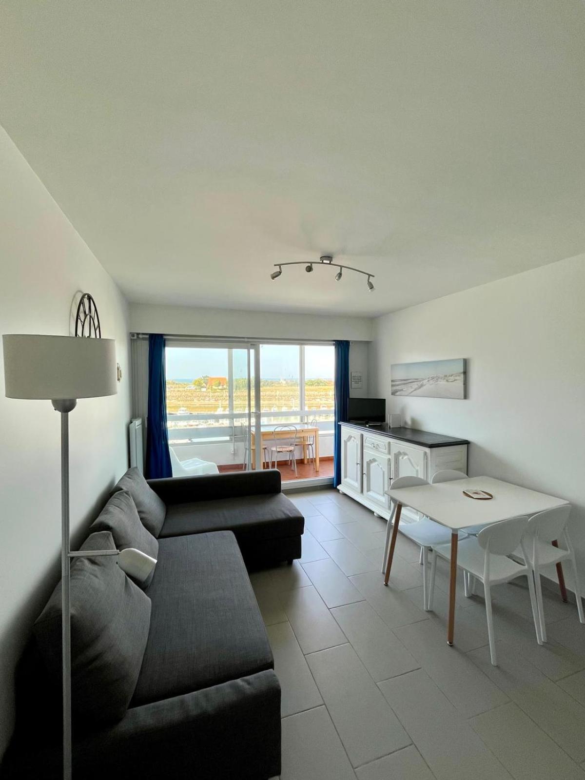 Appartement Vue Mer Et Marina, Loggia - Parking Курсел-сюр-Мер Екстериор снимка