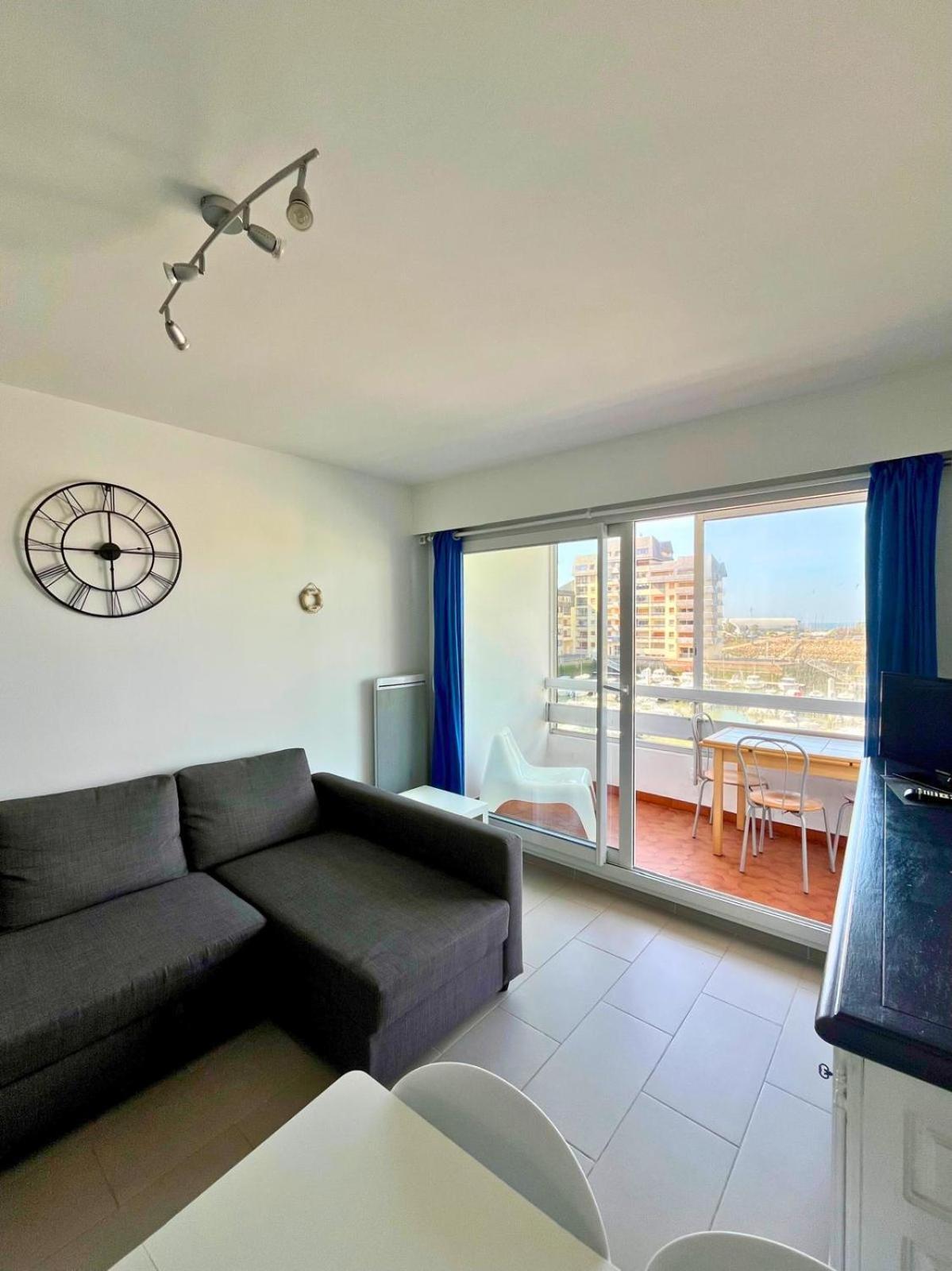 Appartement Vue Mer Et Marina, Loggia - Parking Курсел-сюр-Мер Екстериор снимка