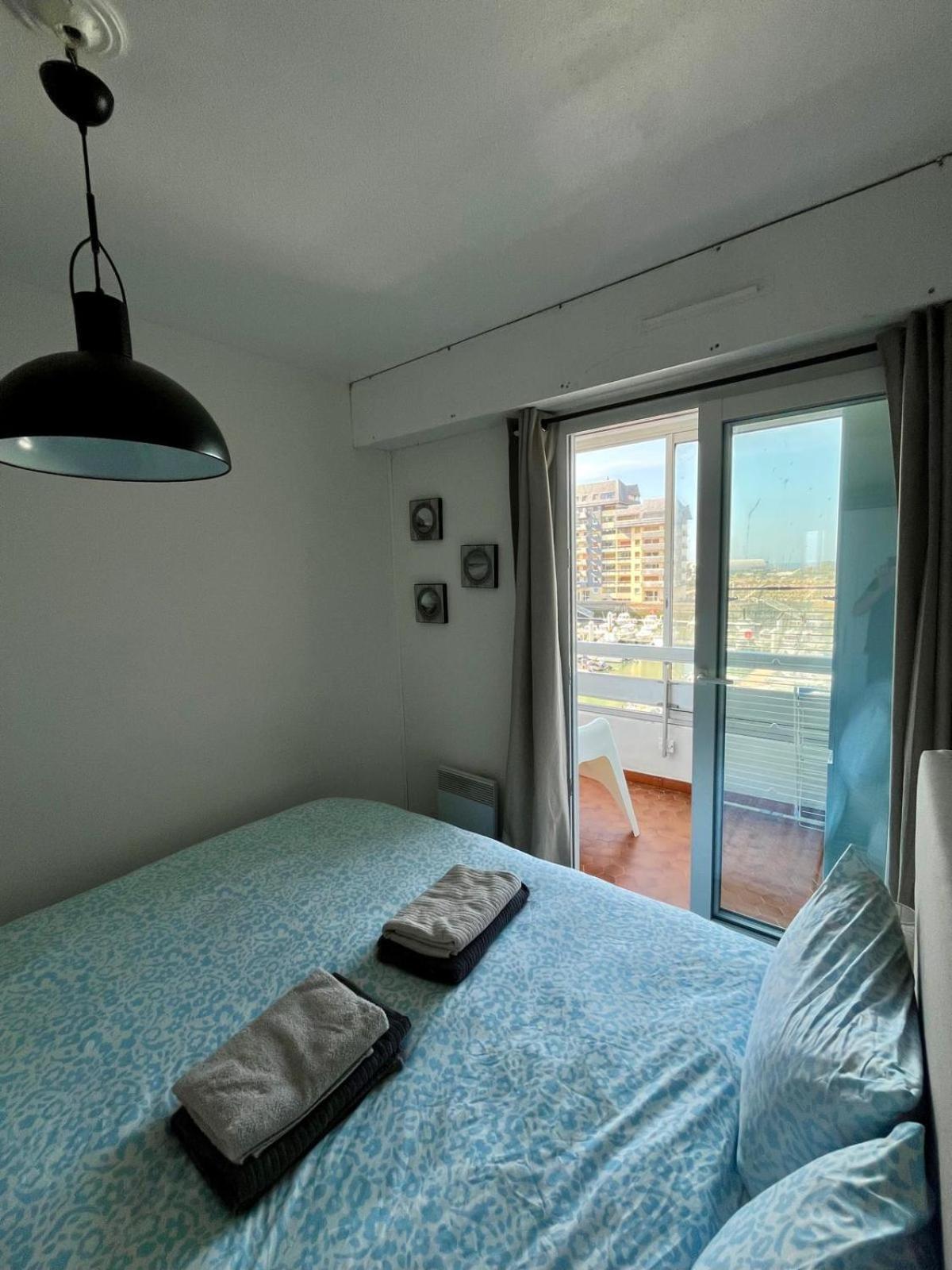 Appartement Vue Mer Et Marina, Loggia - Parking Курсел-сюр-Мер Екстериор снимка